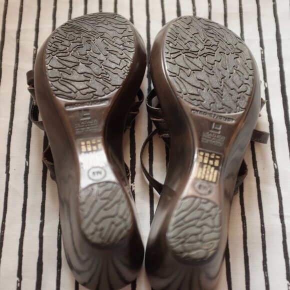 Predictions Brown Strappy Slip On Wedge Sandals clogs 3" heels size 8W - Picture 8 of 11